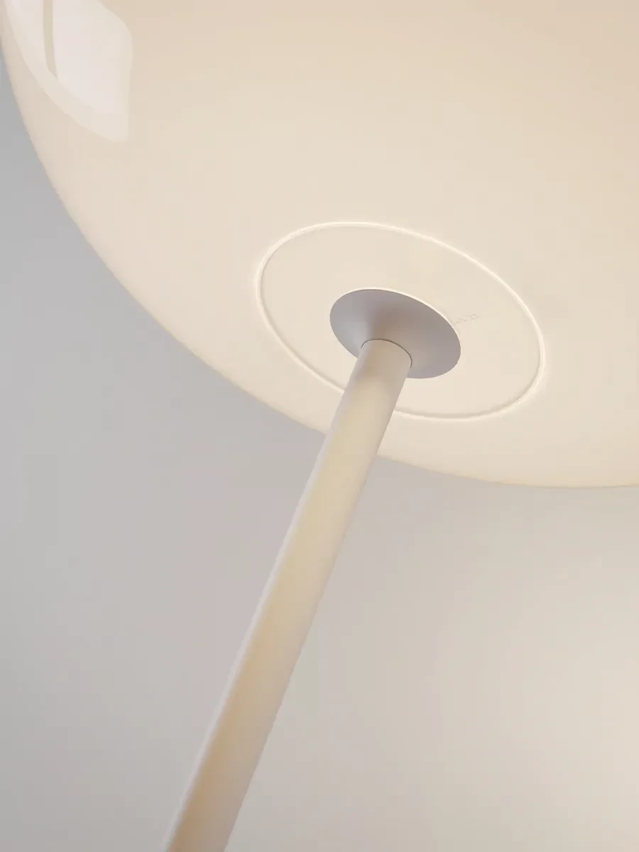 Volum Lampadaire