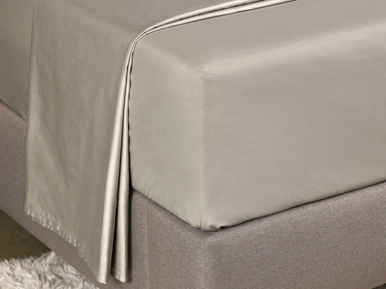 Drap-housse en satin de coton Home by TEMPUR Luxe