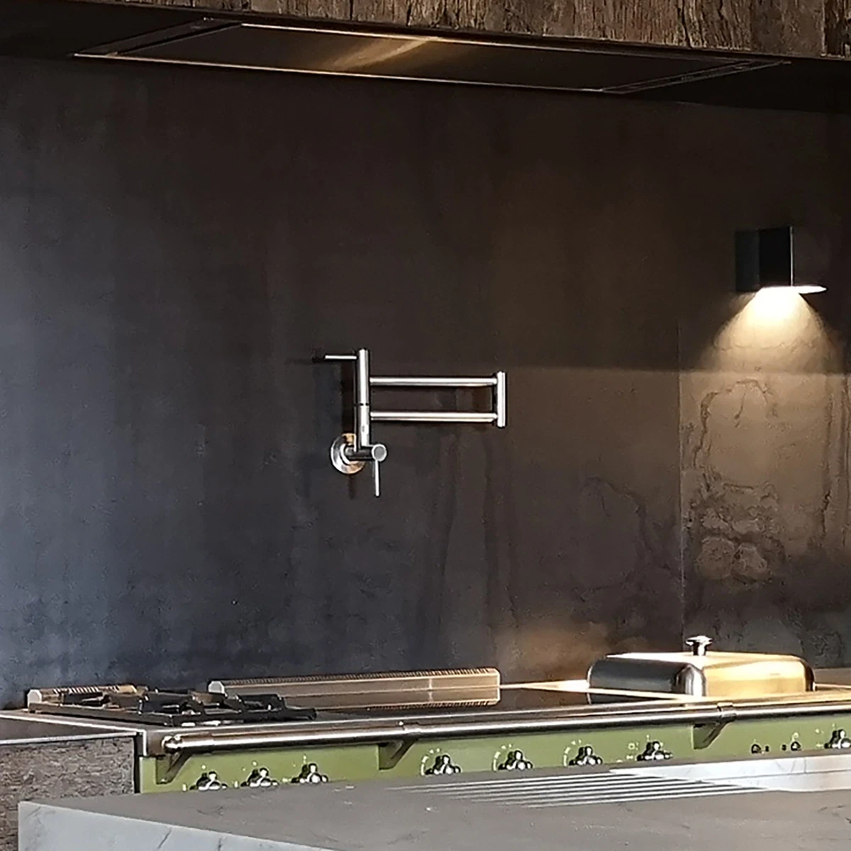 Bradano Serio pot filler mural