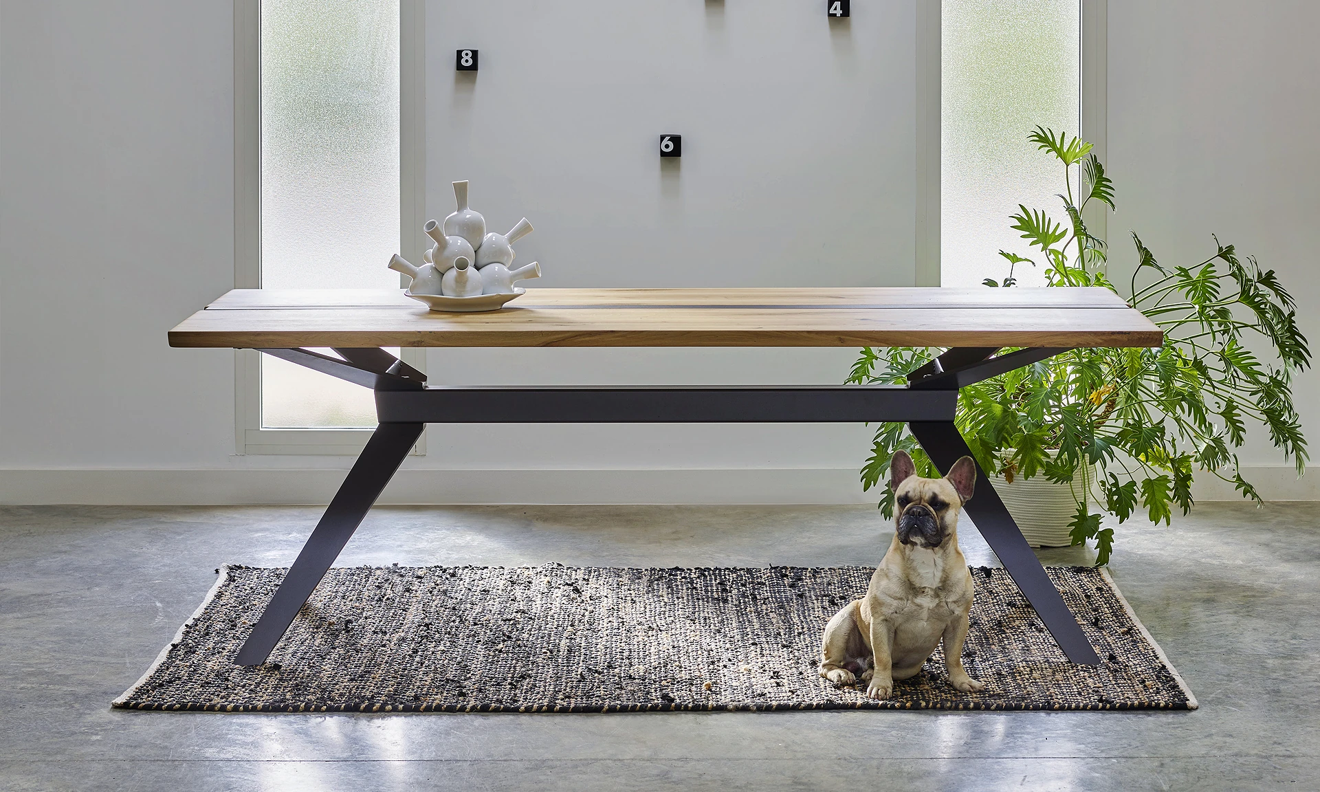 Nubie - Table